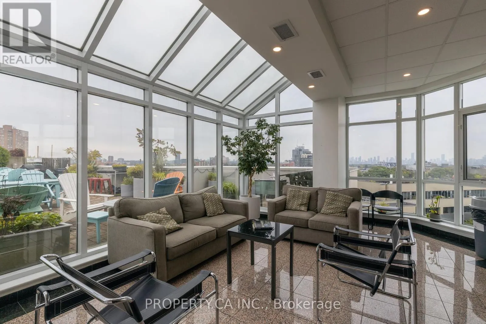 211 - 437 RONCESVALLES AVENUE