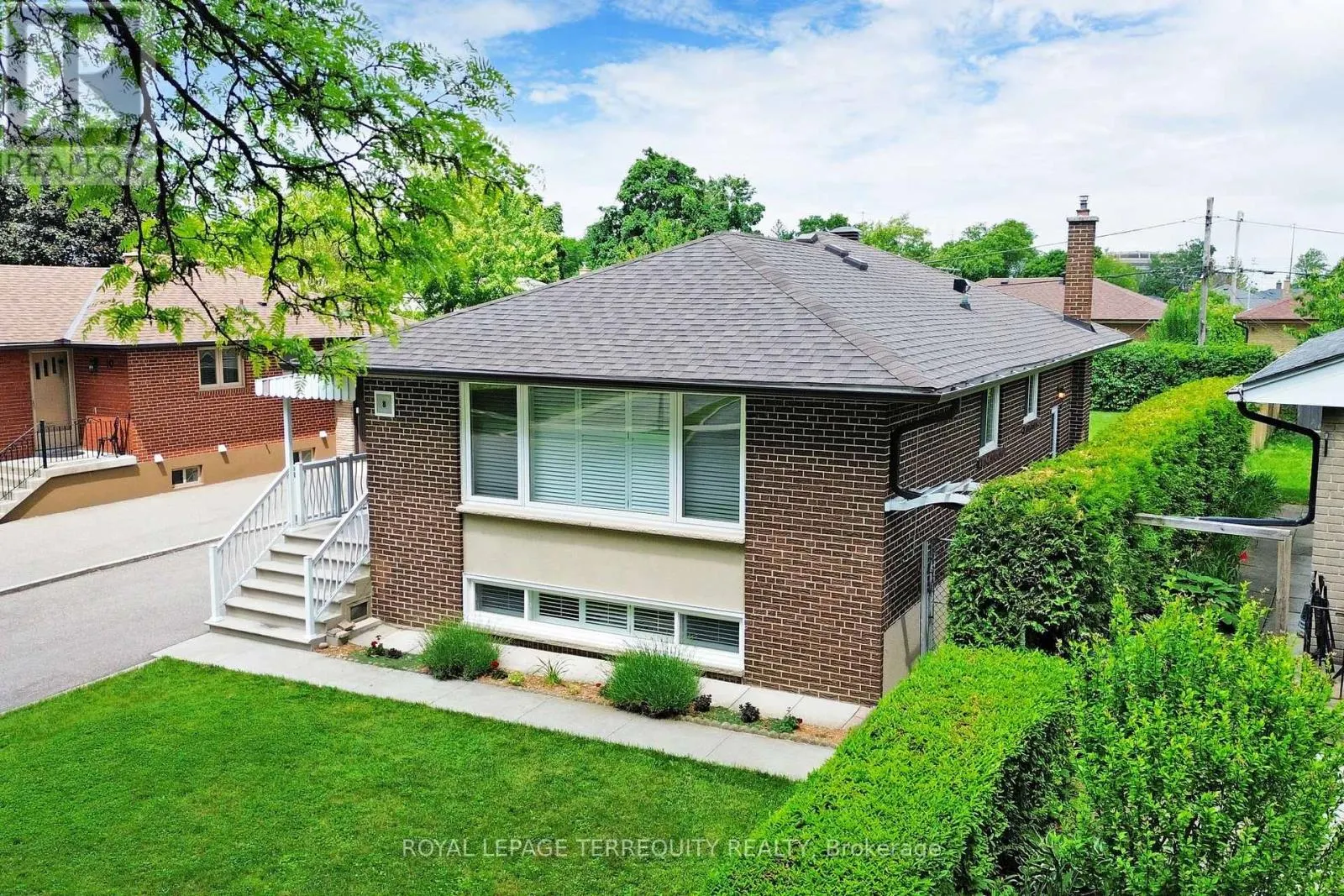 8 CROMER PLACE