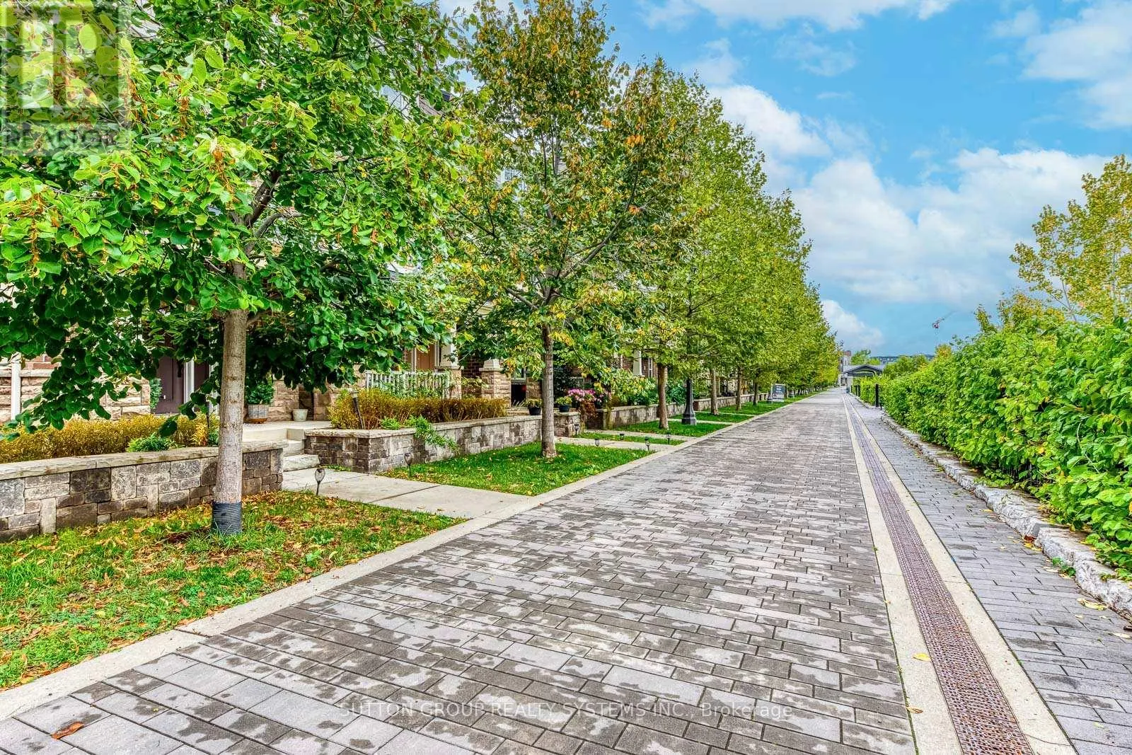 33 - 3002 PRESERVE DRIVE, UNIT 33 DRIVE