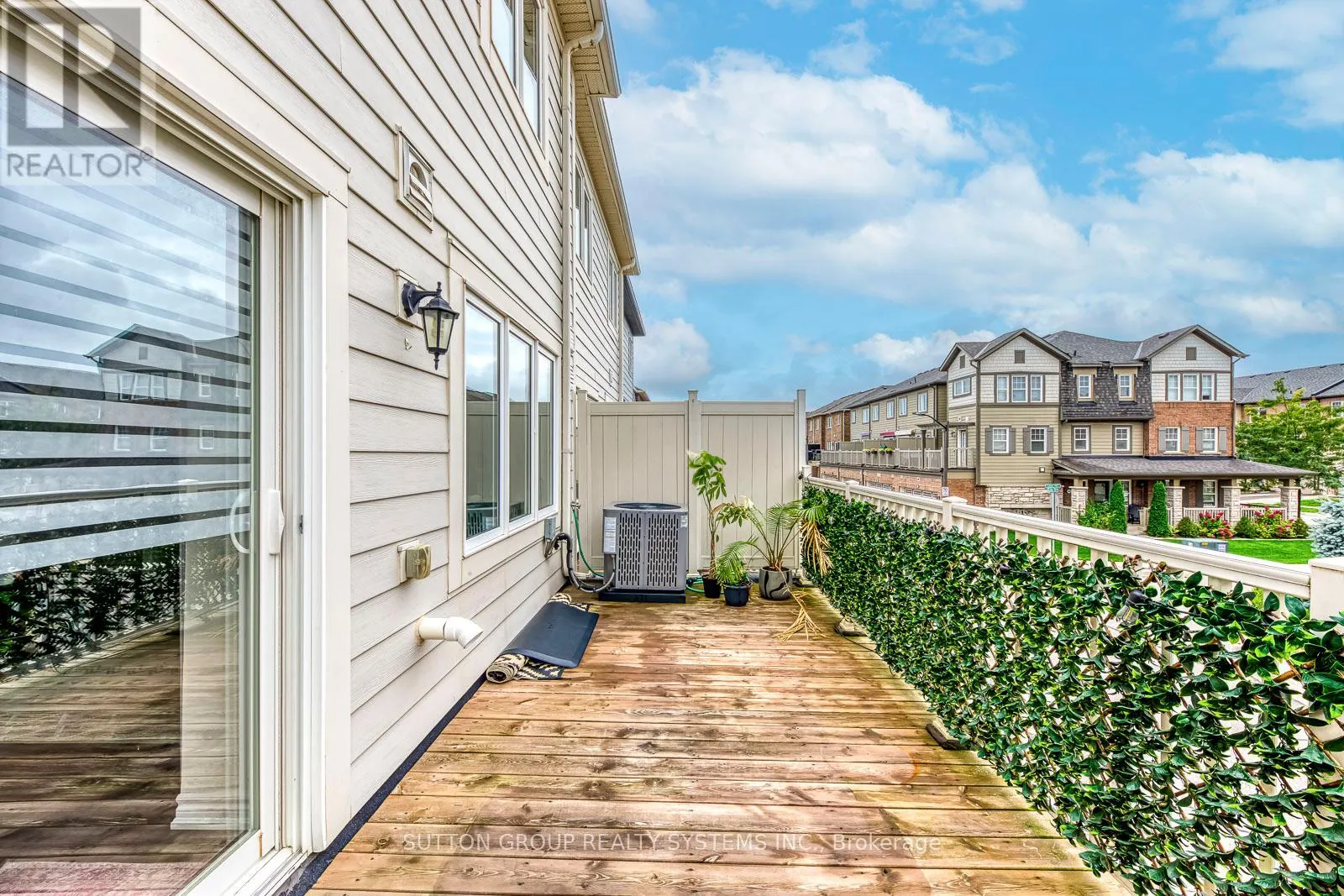 33 - 3002 PRESERVE DRIVE, UNIT 33 DRIVE