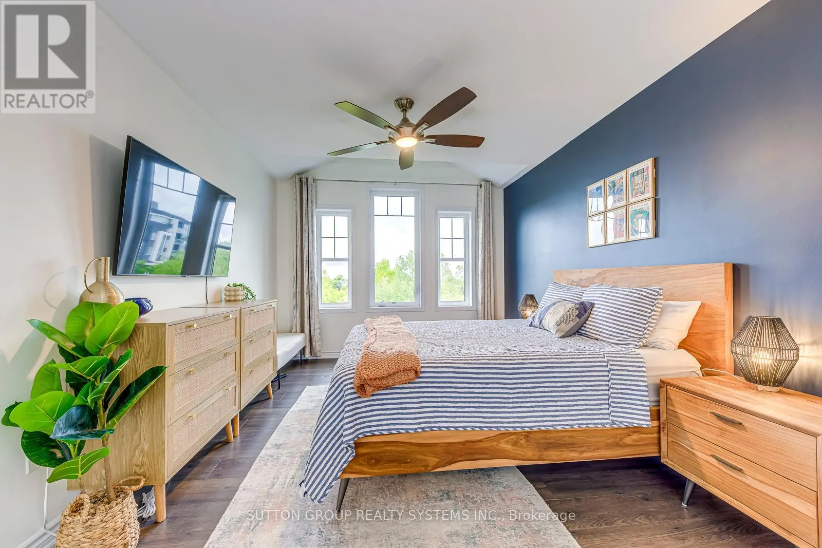 33 - 3002 PRESERVE DRIVE, UNIT 33 DRIVE