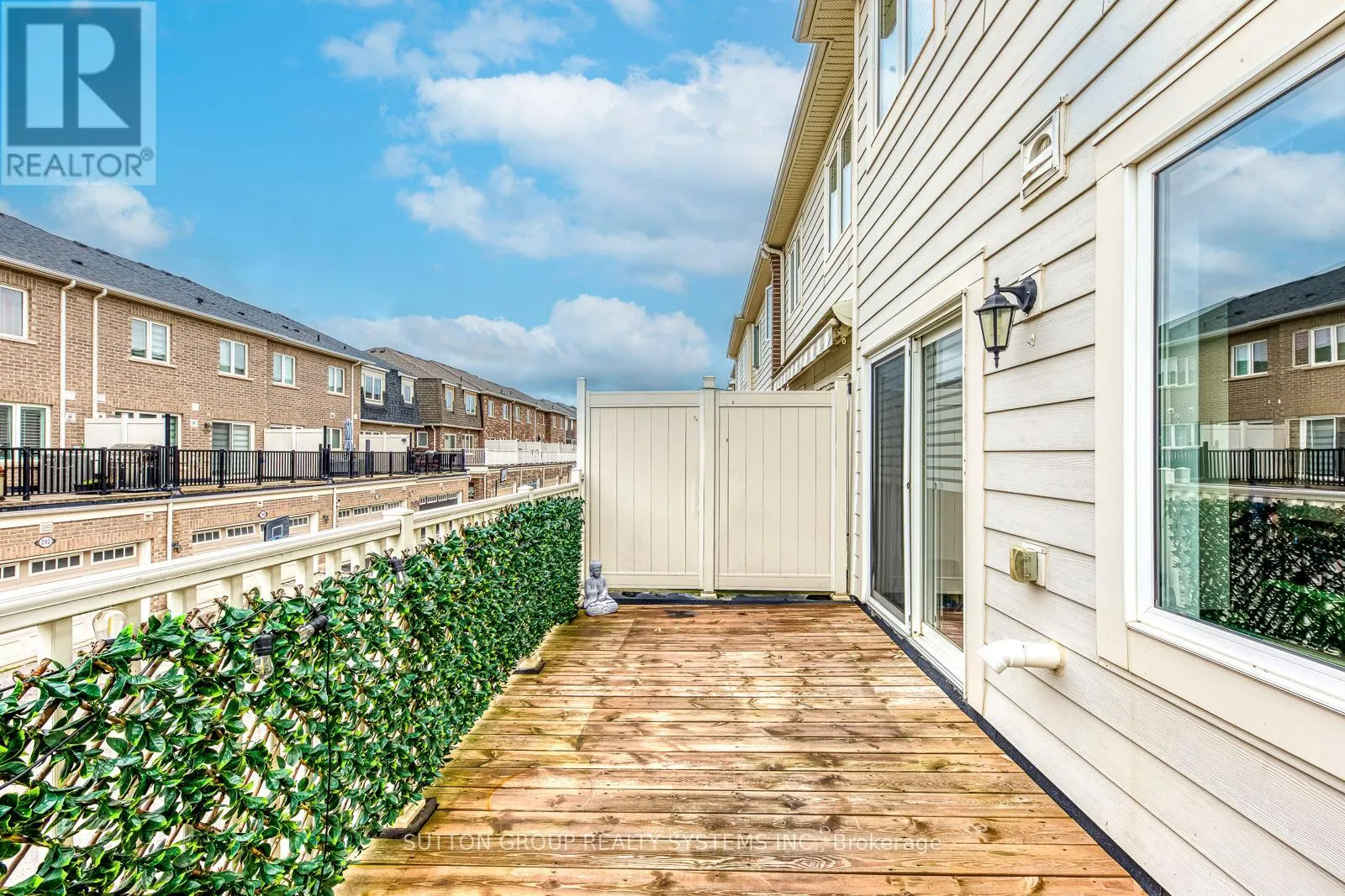 33 - 3002 PRESERVE DRIVE, UNIT 33 DRIVE