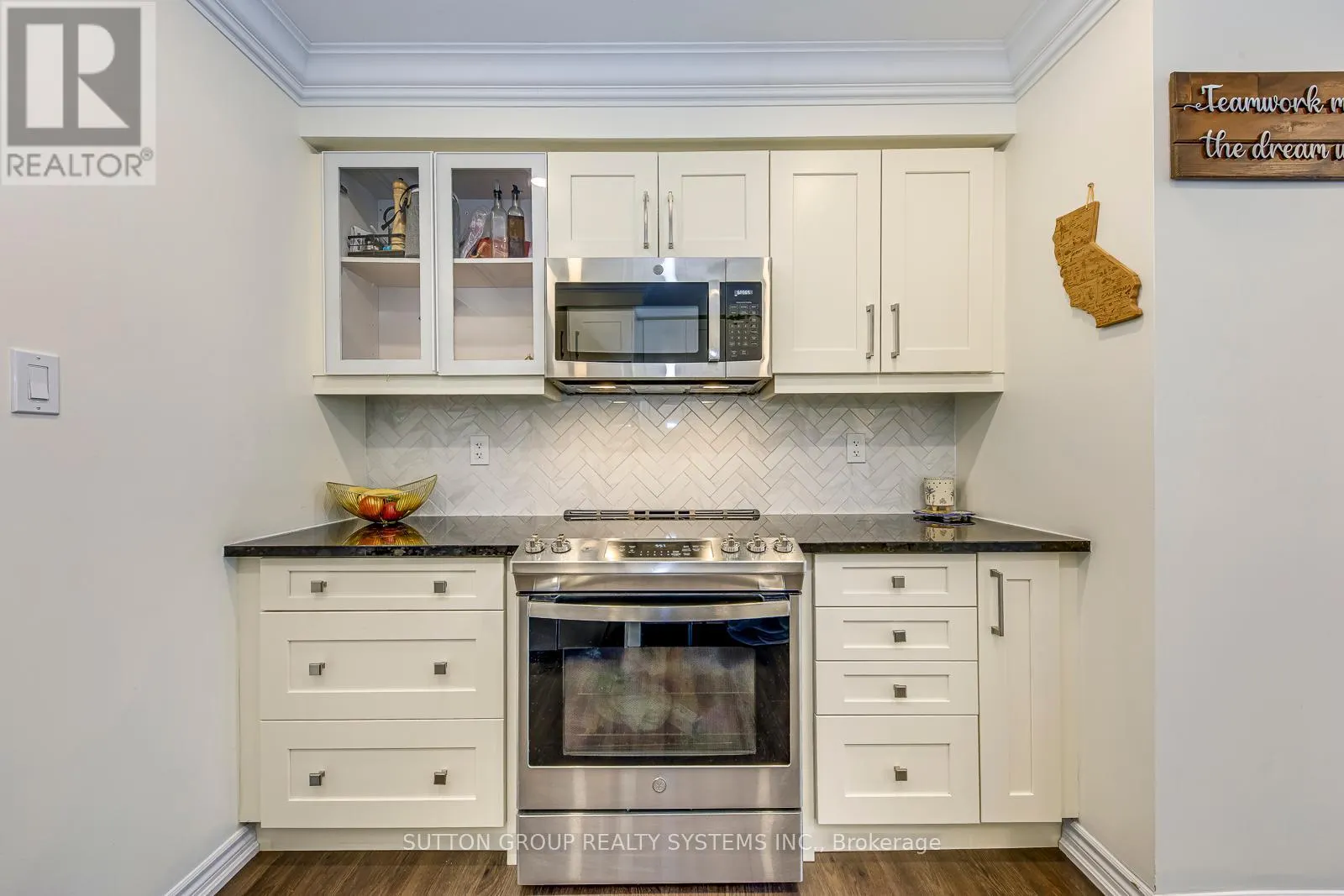 33 - 3002 PRESERVE DRIVE, UNIT 33 DRIVE