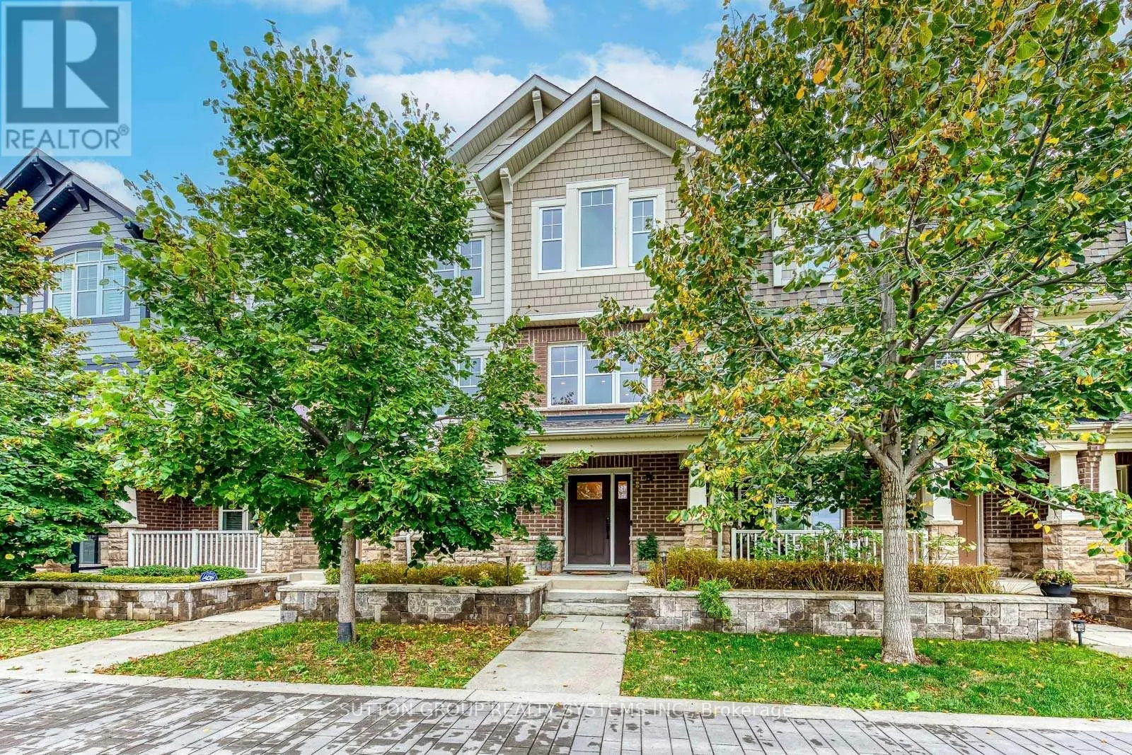 33 - 3002 PRESERVE DRIVE, UNIT 33 DRIVE