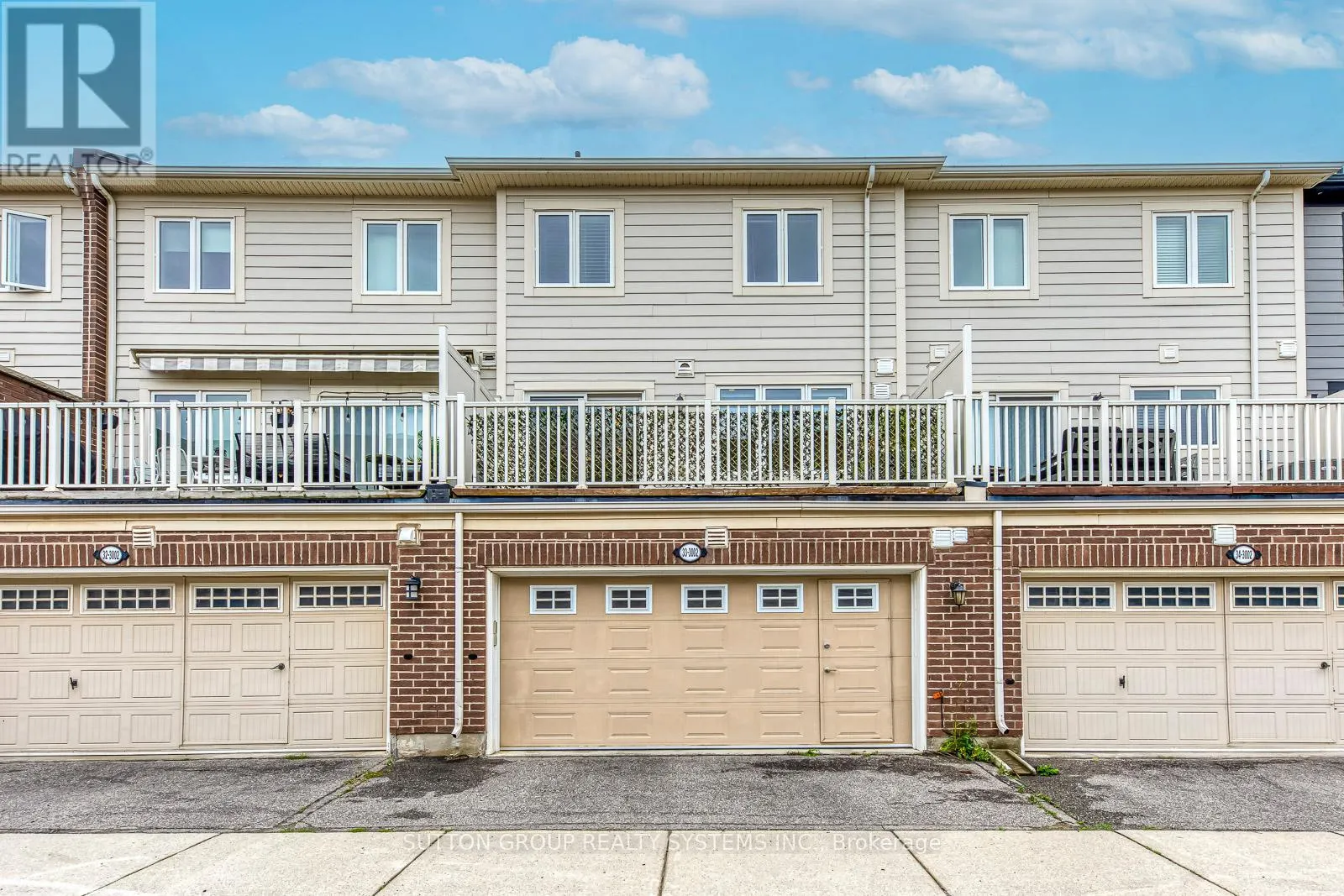 33 - 3002 PRESERVE DRIVE, UNIT 33 DRIVE