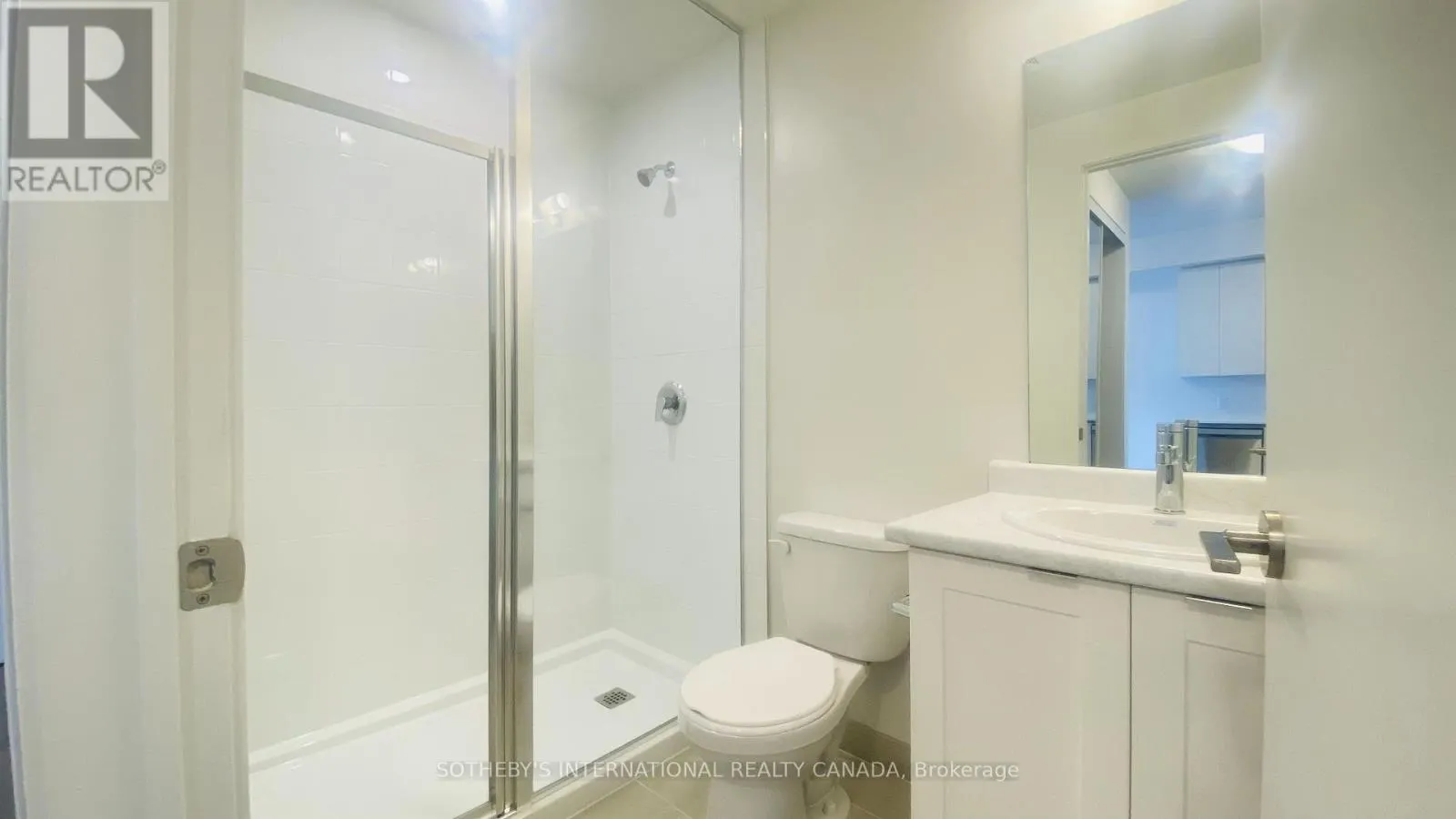 216 - 62 SKY HARBOUR DRIVE