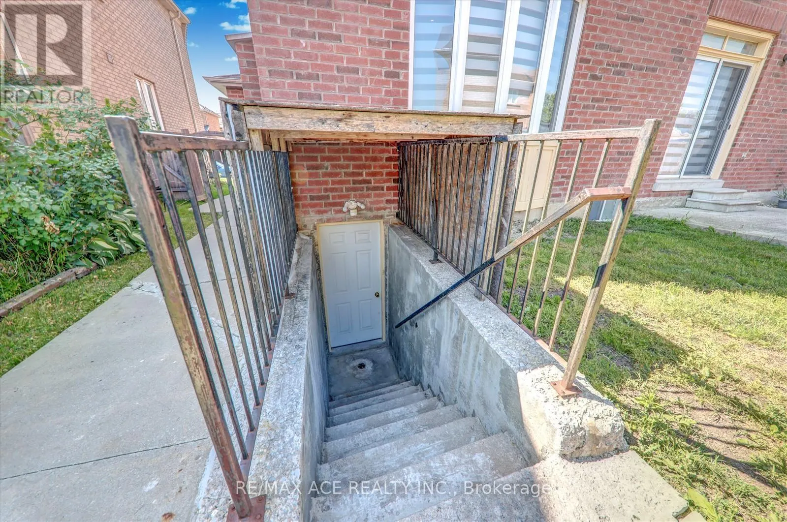 46 PUREBROOK CRESCENT