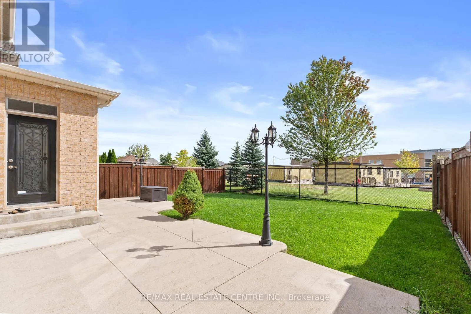 4 JUNETOWN CIRCLE