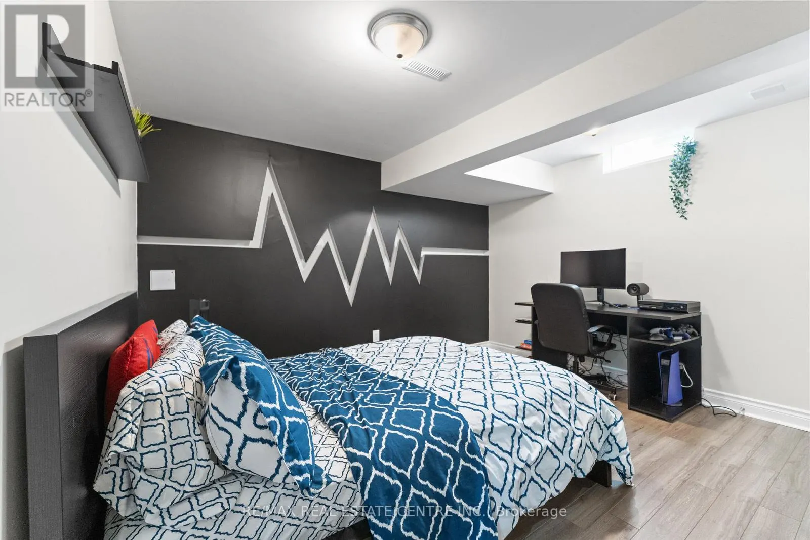 4 JUNETOWN CIRCLE