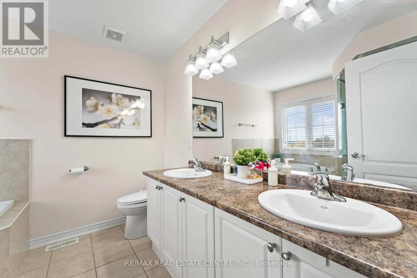 4 JUNETOWN CIRCLE