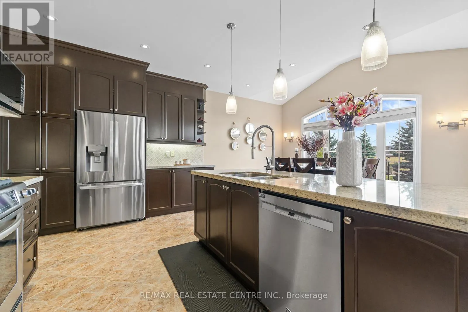 4 JUNETOWN CIRCLE