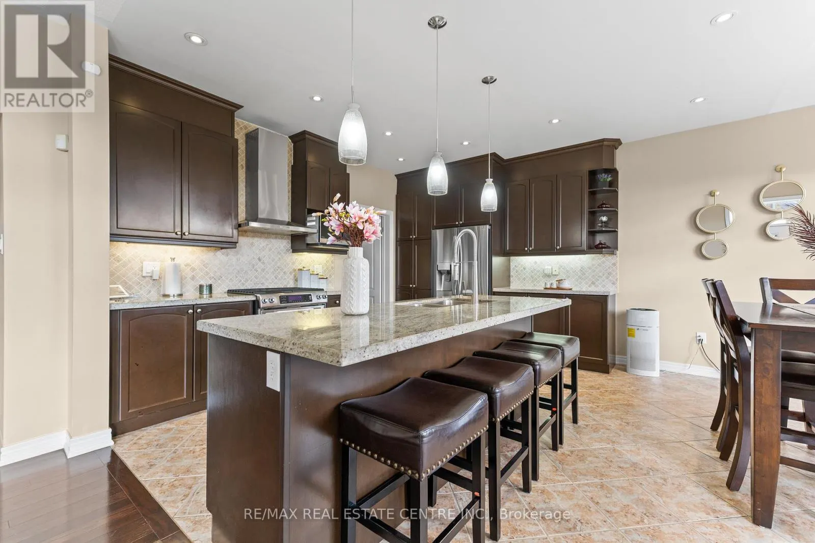 4 JUNETOWN CIRCLE