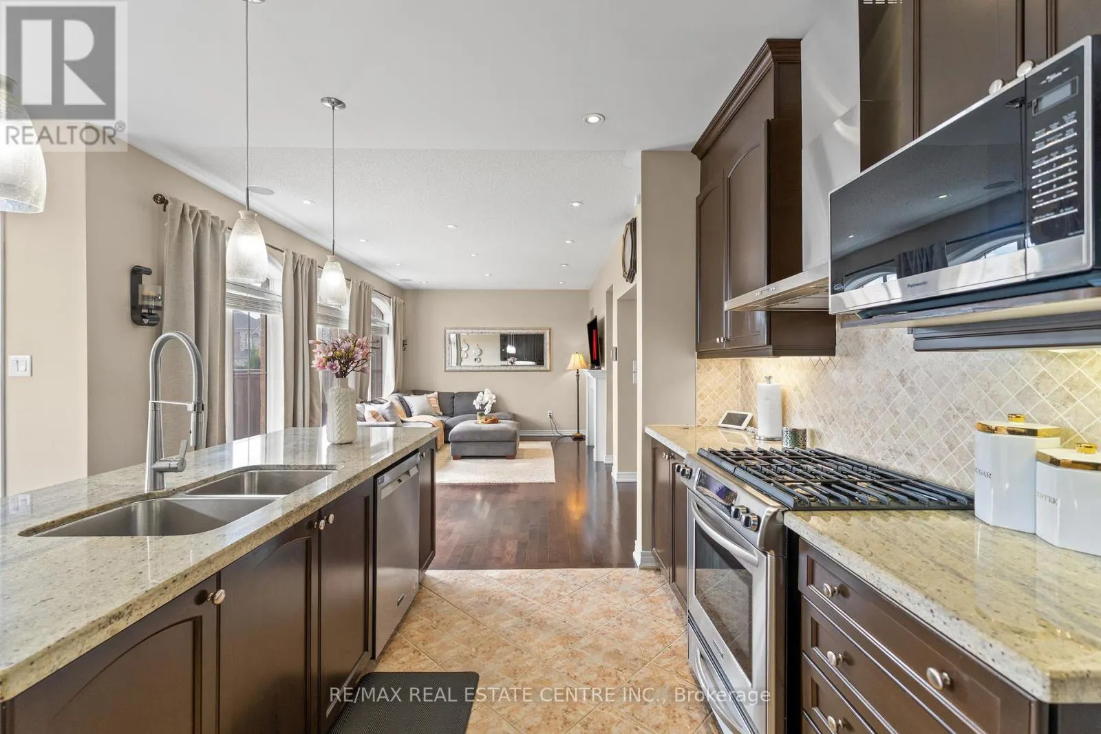 4 JUNETOWN CIRCLE