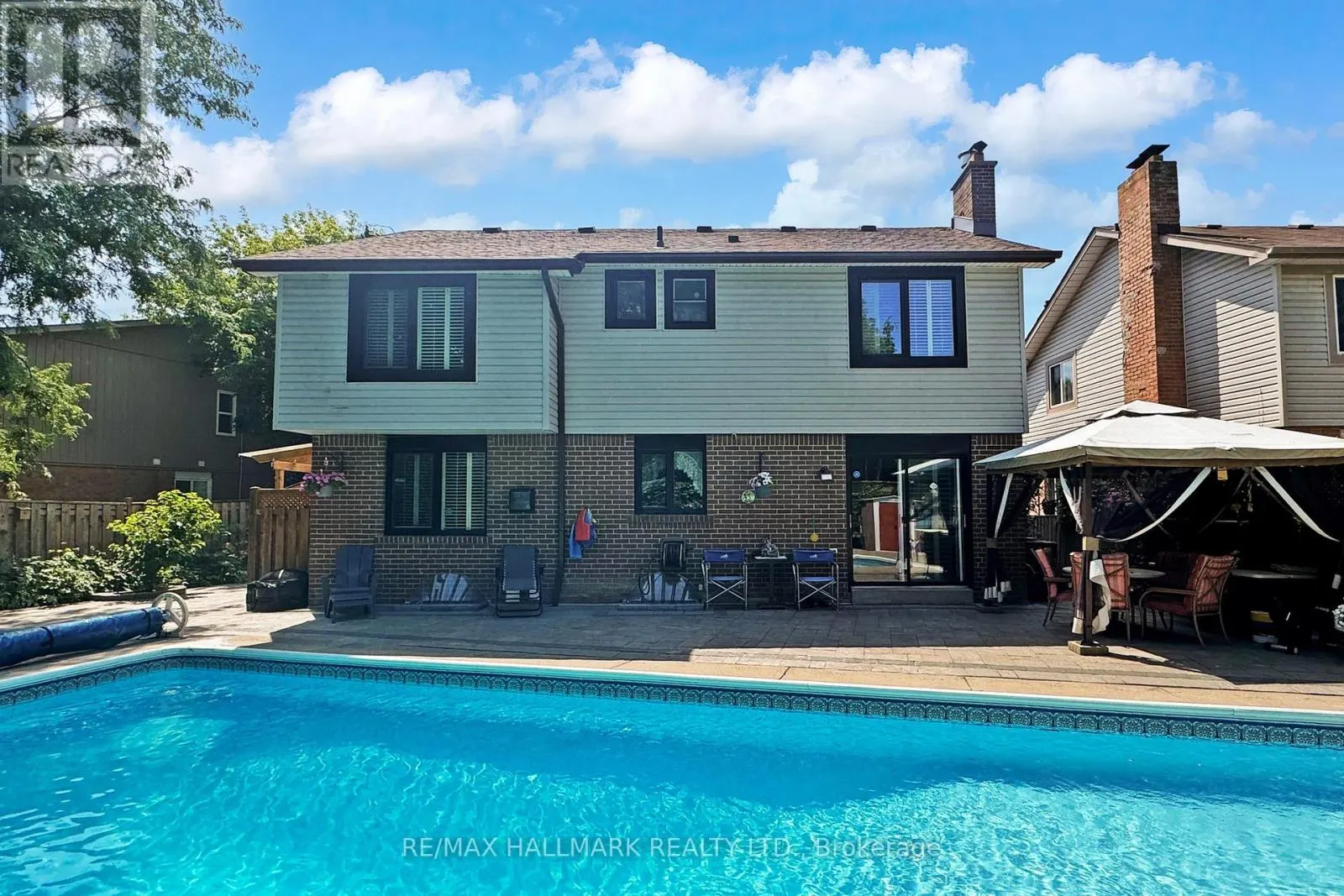 33 PARKSIDE DRIVE