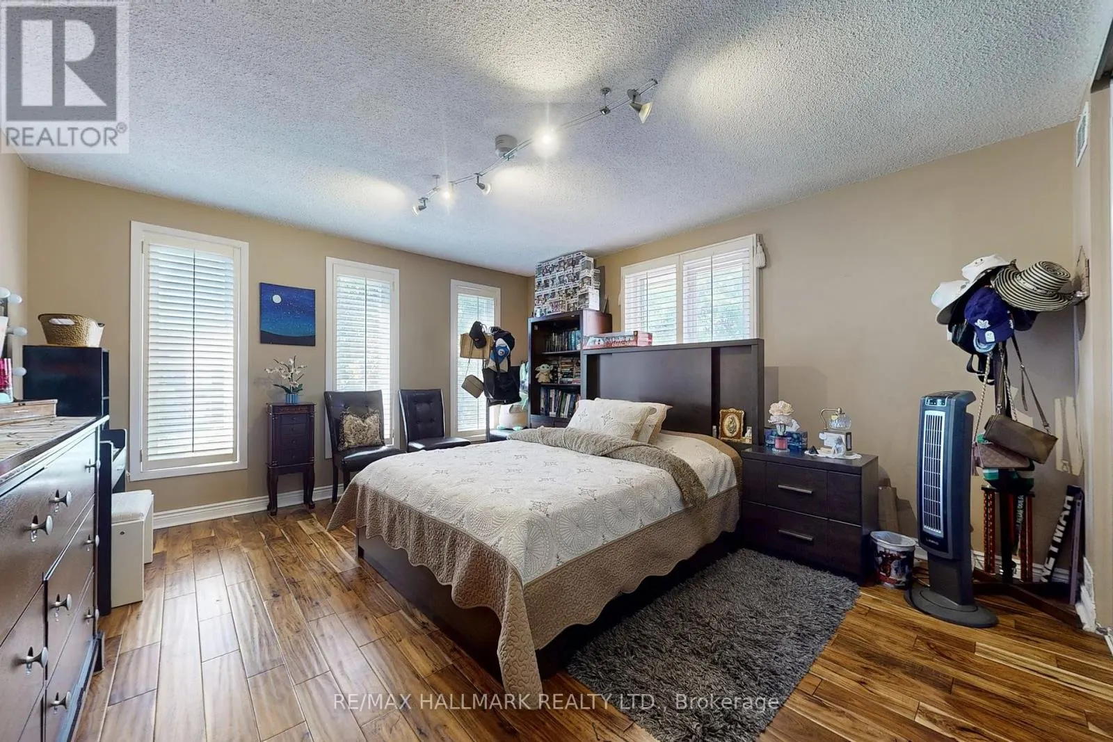33 PARKSIDE DRIVE