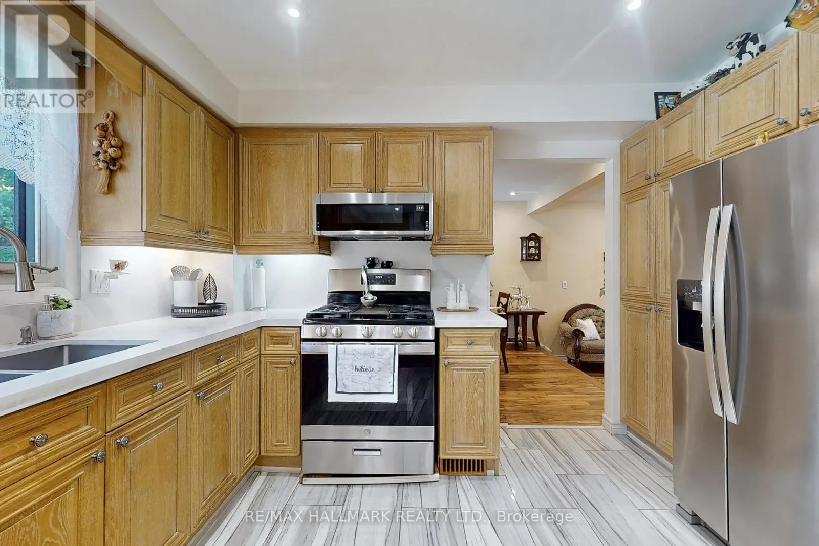 33 PARKSIDE DRIVE