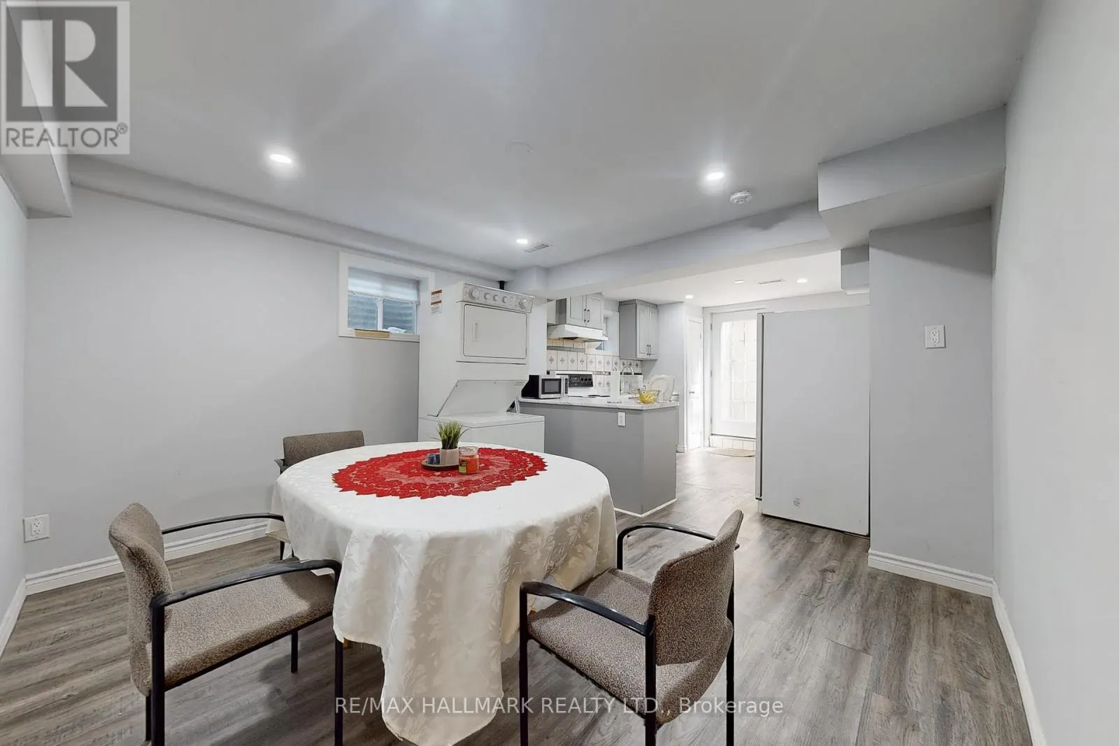 33 PARKSIDE DRIVE