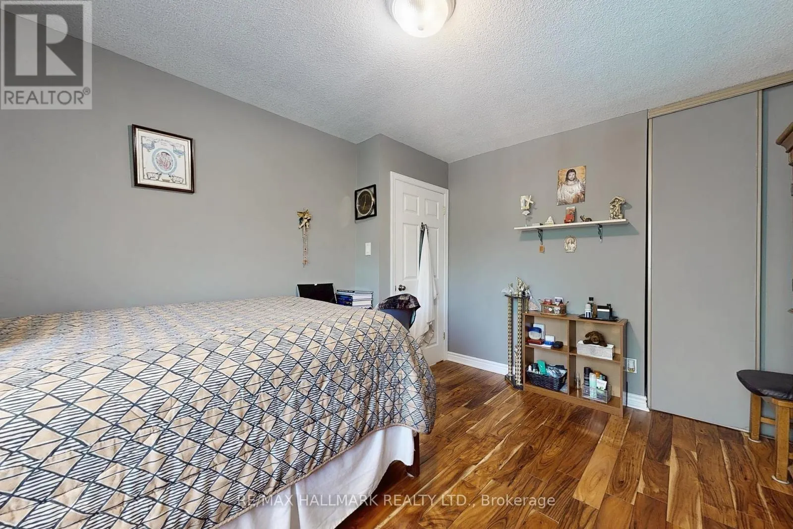 33 PARKSIDE DRIVE