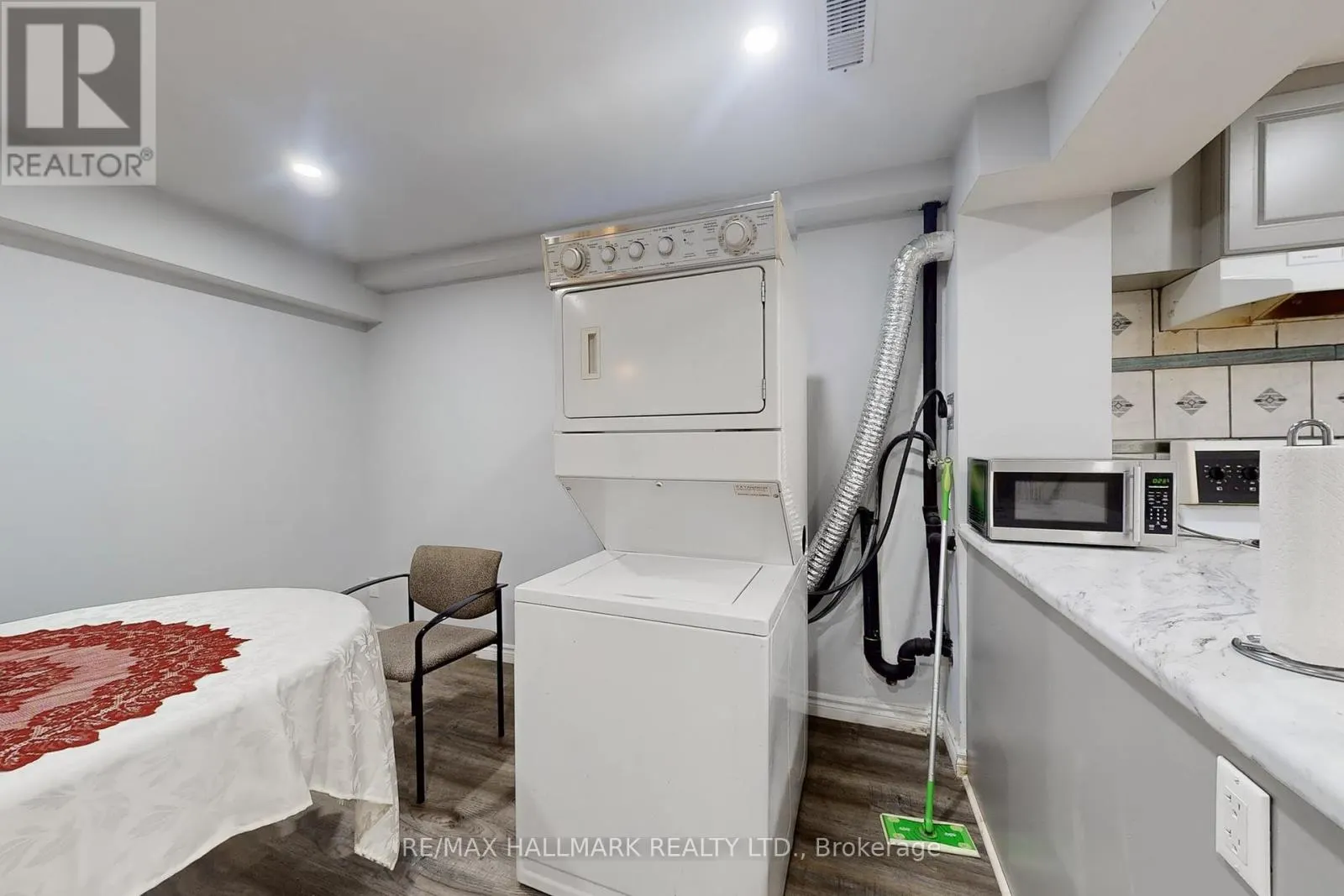 33 PARKSIDE DRIVE
