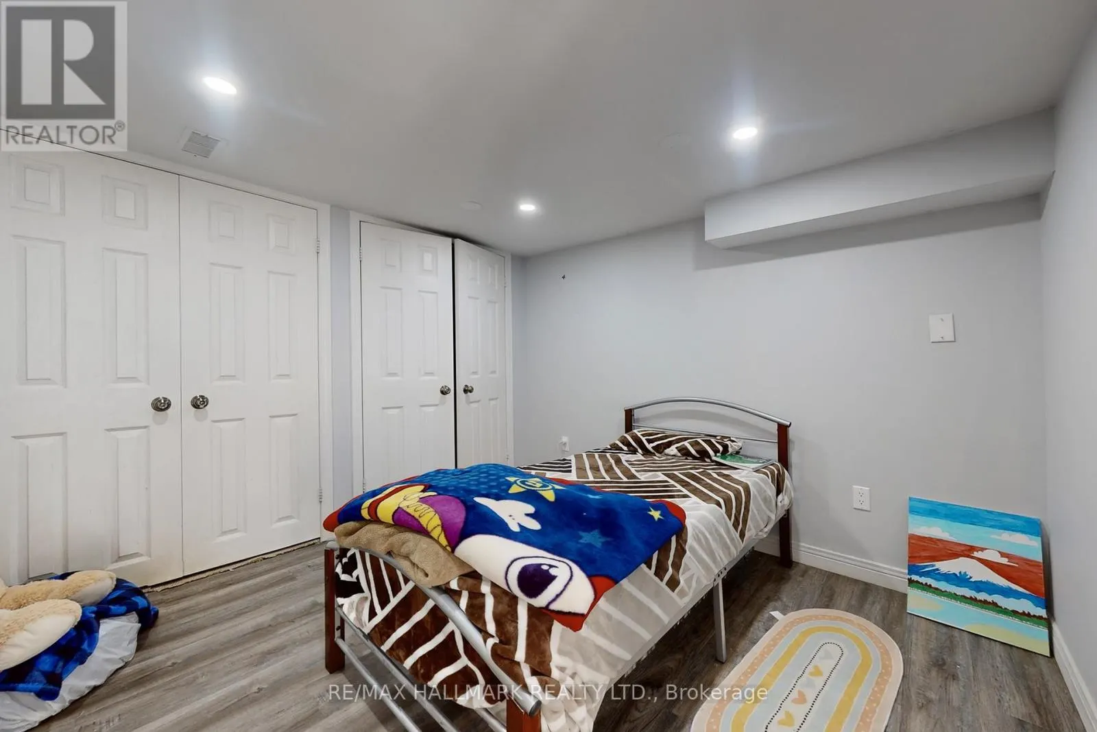 33 PARKSIDE DRIVE