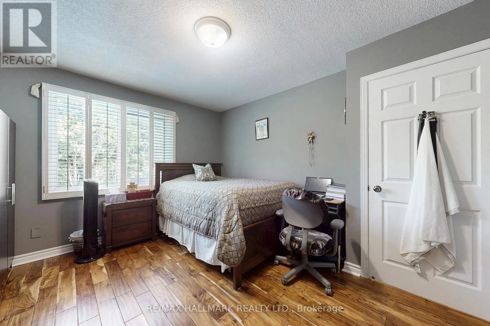 33 PARKSIDE DRIVE