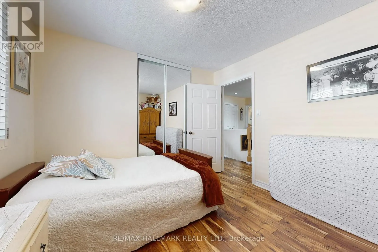 33 PARKSIDE DRIVE
