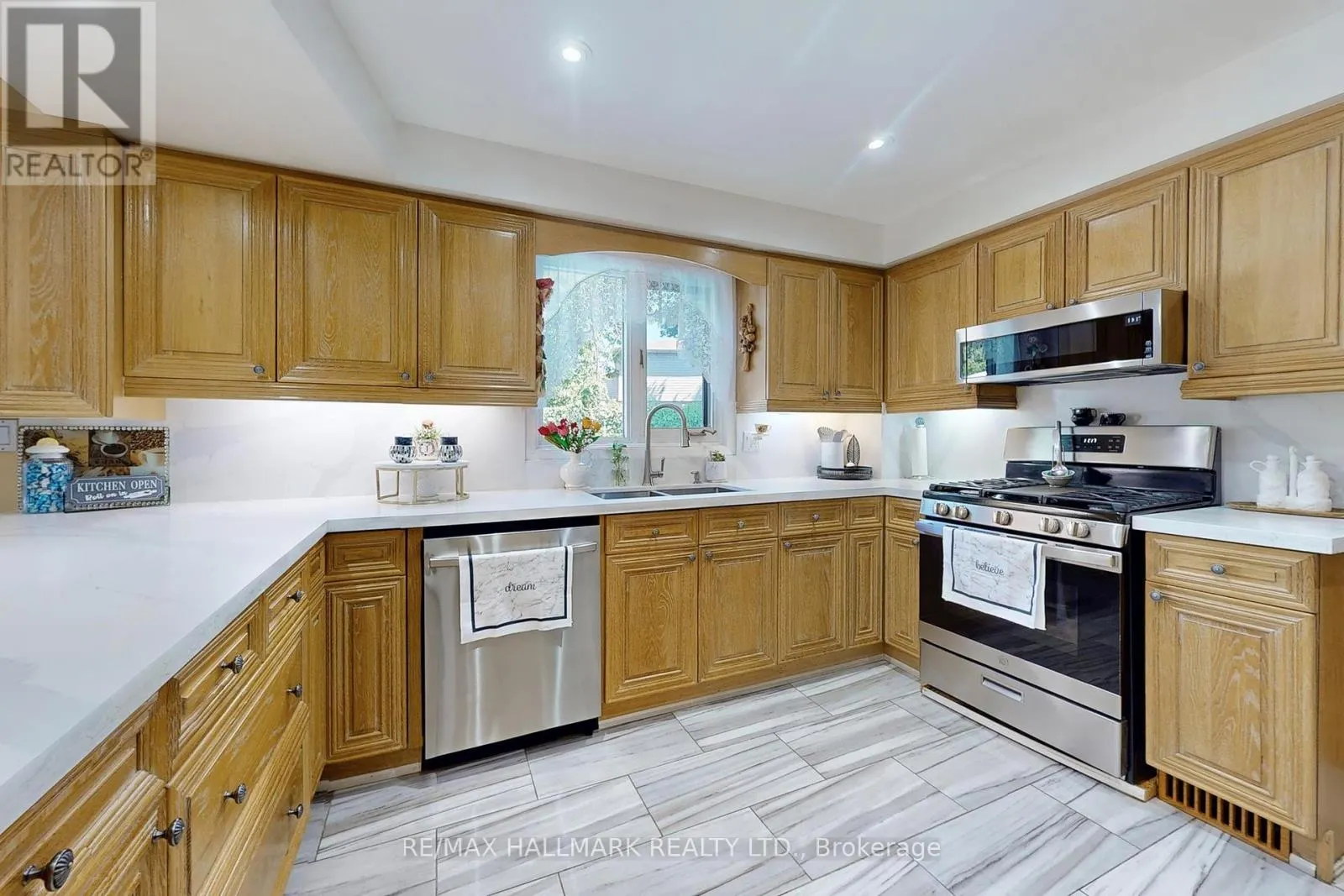 33 PARKSIDE DRIVE