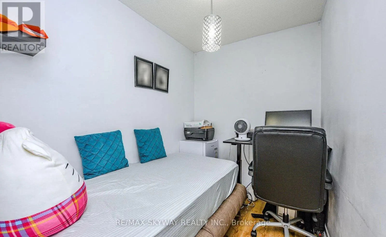 1403 - 8 DAYSPRING CIRCLE