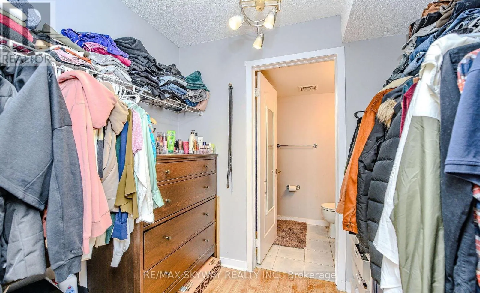 1403 - 8 DAYSPRING CIRCLE