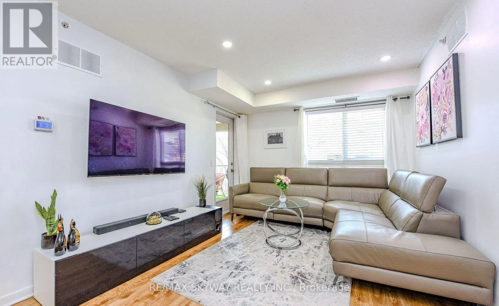 1403 - 8 DAYSPRING CIRCLE