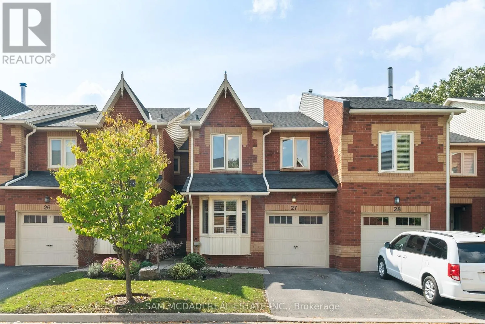 27 - 2006 GLENADA CRESCENT