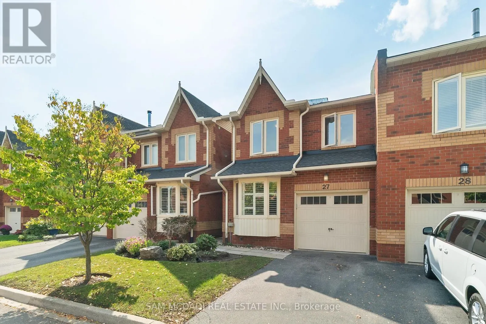 27 - 2006 GLENADA CRESCENT