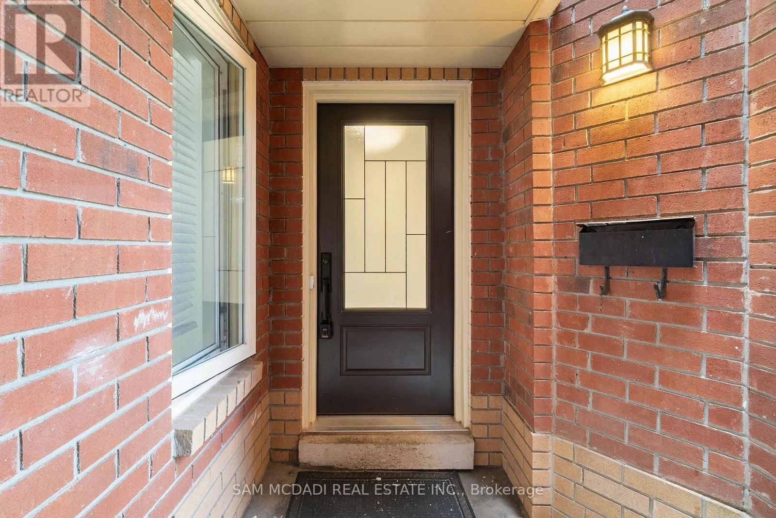 27 - 2006 GLENADA CRESCENT