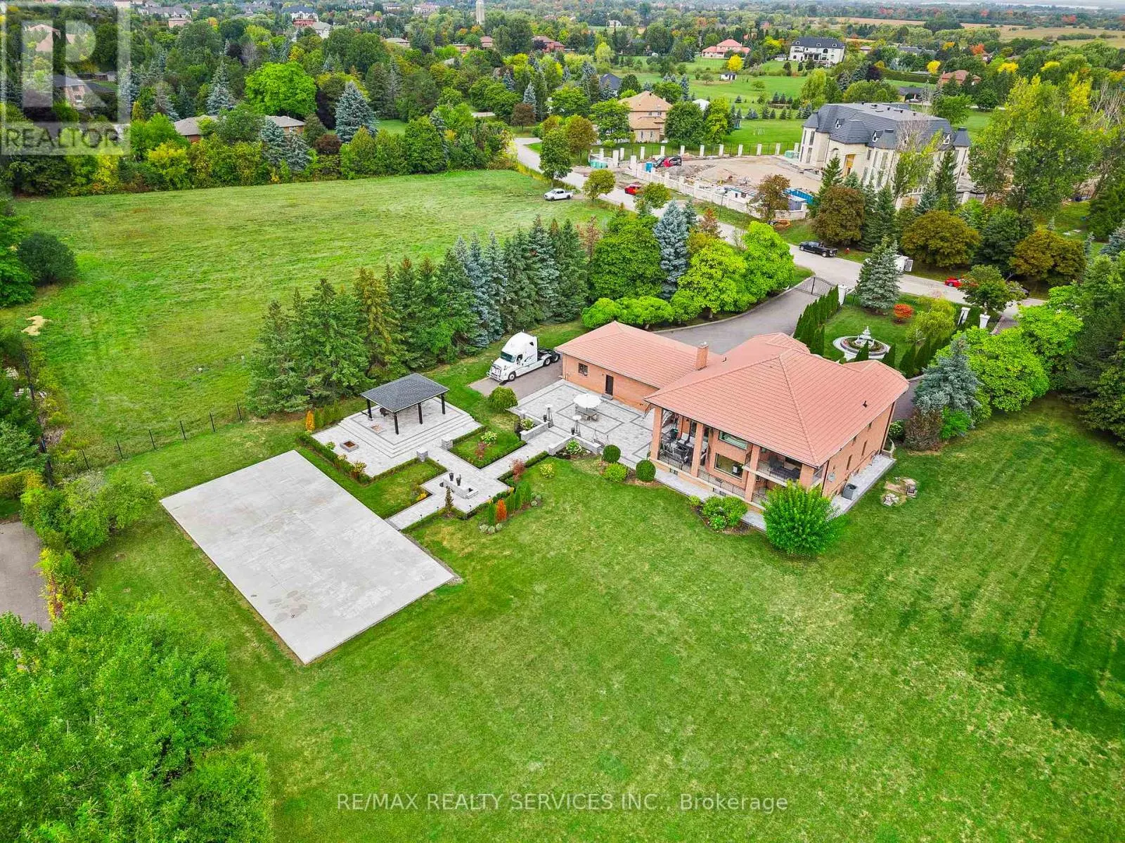 8 EVERGREEN AVENUE