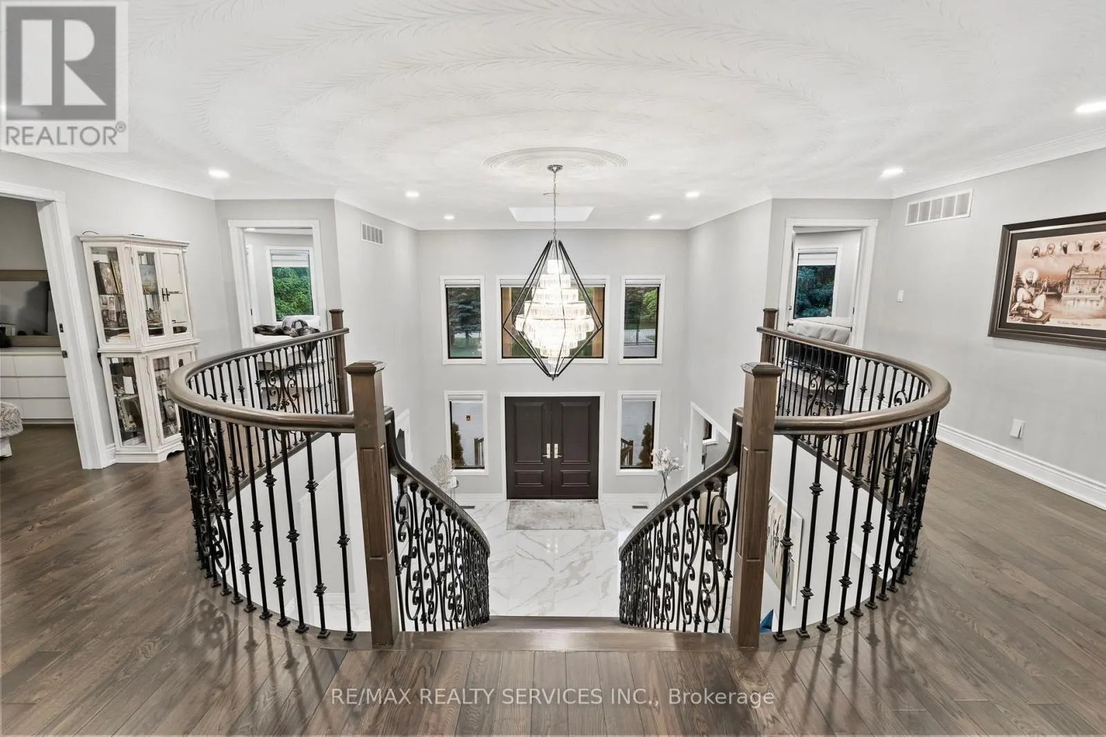 8 EVERGREEN AVENUE
