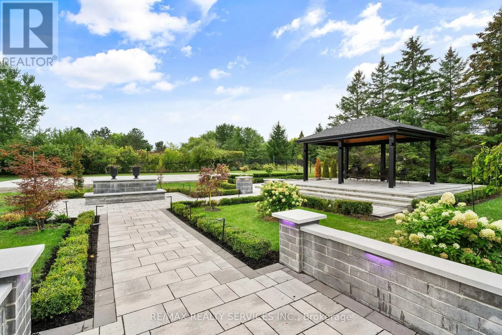 8 EVERGREEN AVENUE