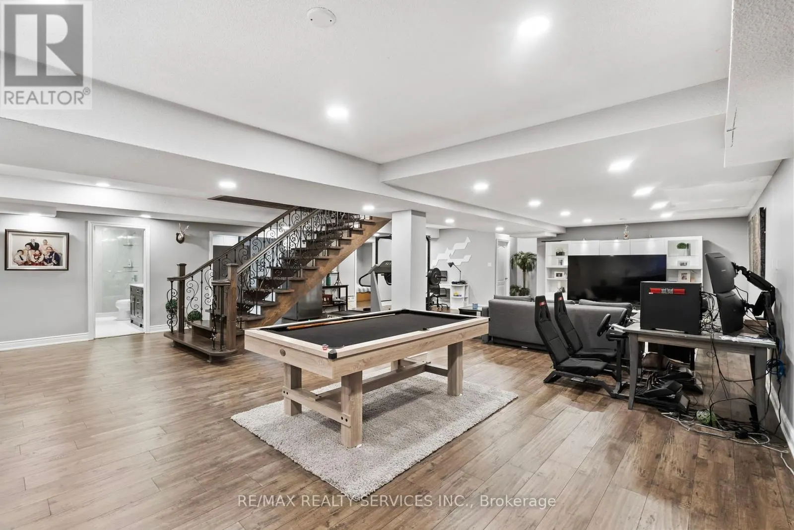 8 EVERGREEN AVENUE