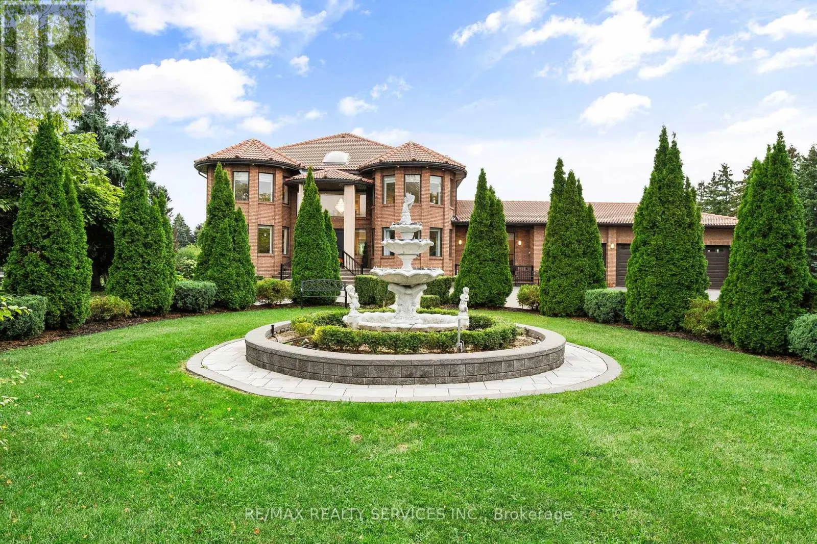 8 EVERGREEN AVENUE