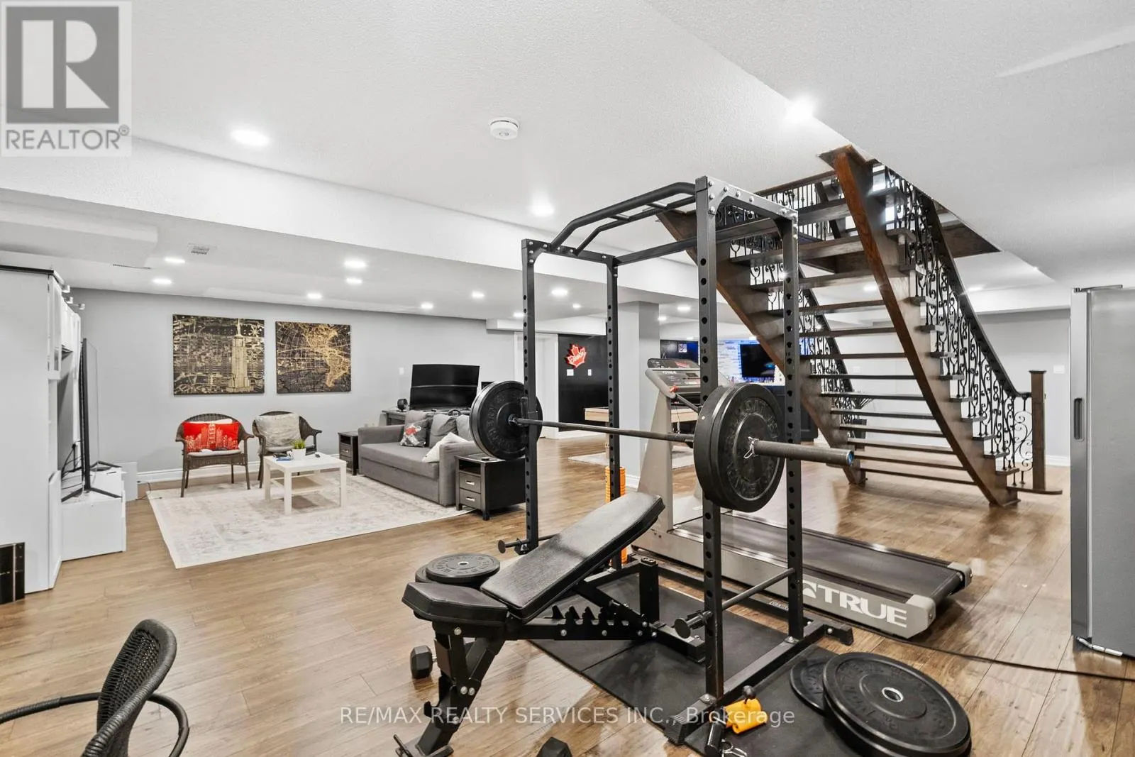8 EVERGREEN AVENUE