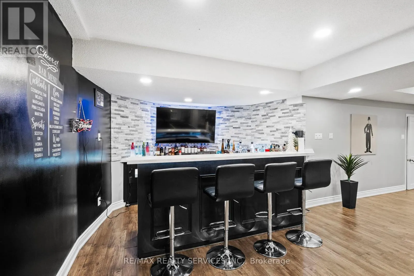 8 EVERGREEN AVENUE