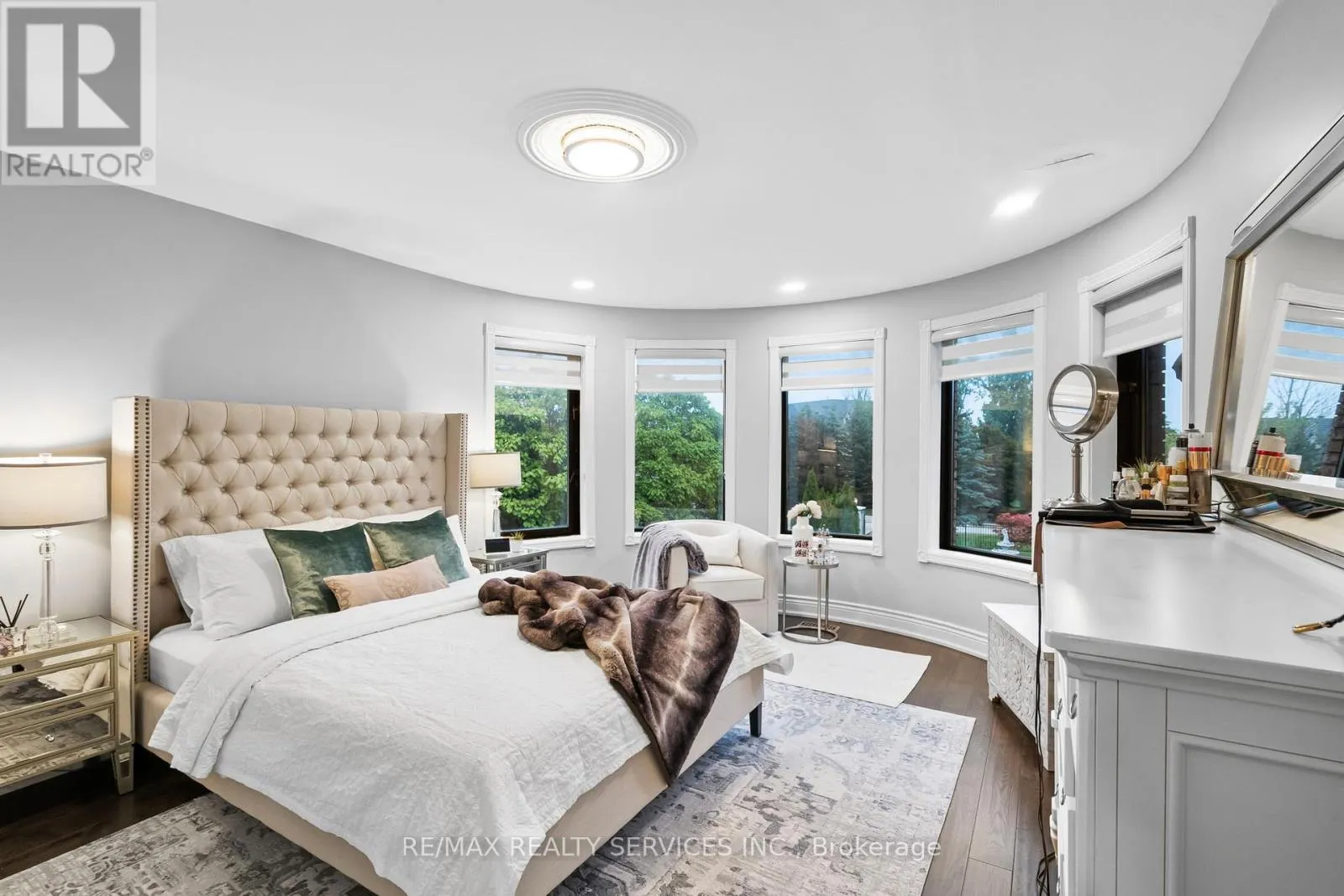 8 EVERGREEN AVENUE