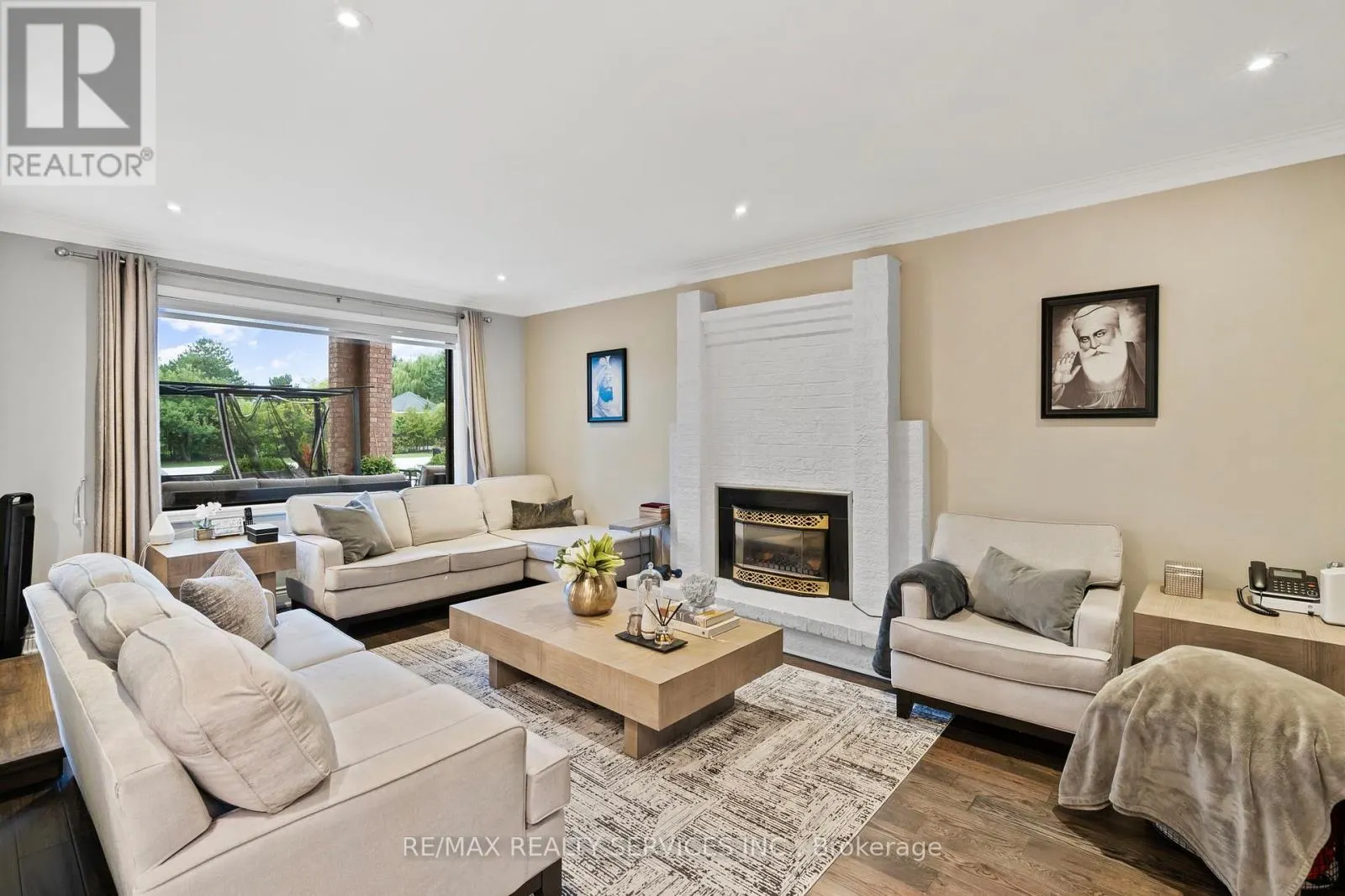 8 EVERGREEN AVENUE