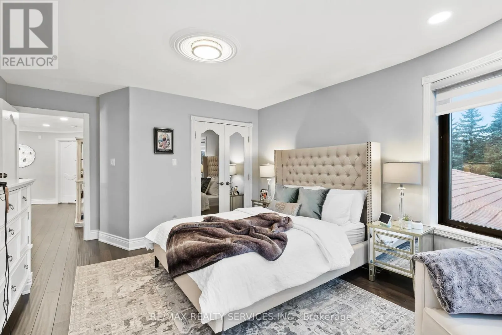 8 EVERGREEN AVENUE