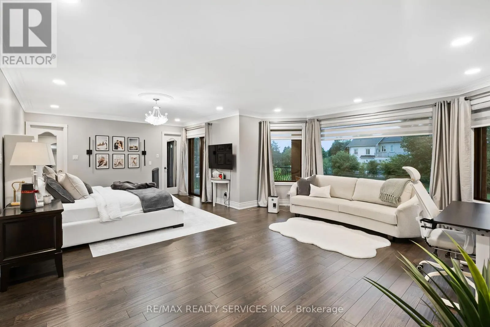 8 EVERGREEN AVENUE