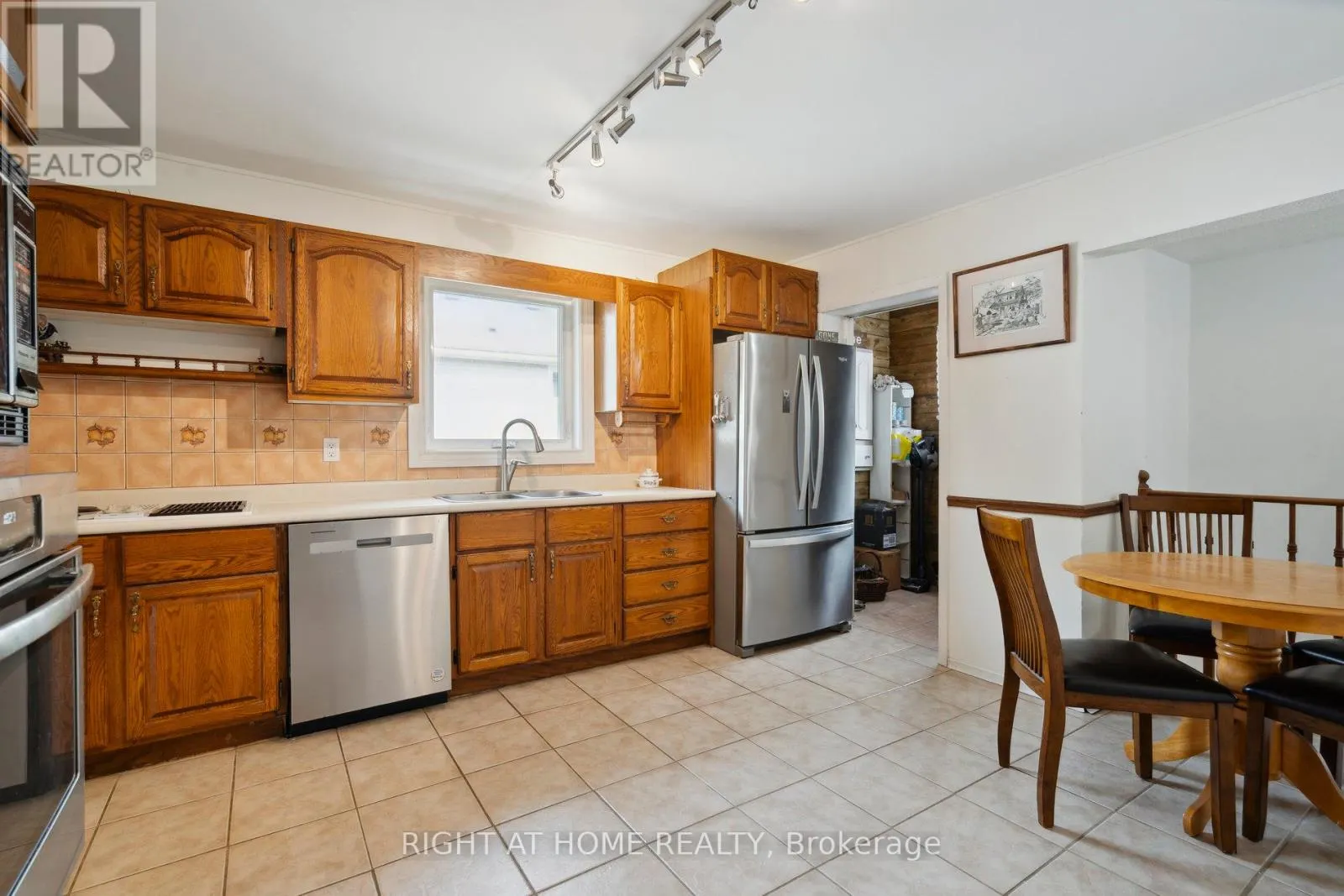 51 FREDERICK STREET S