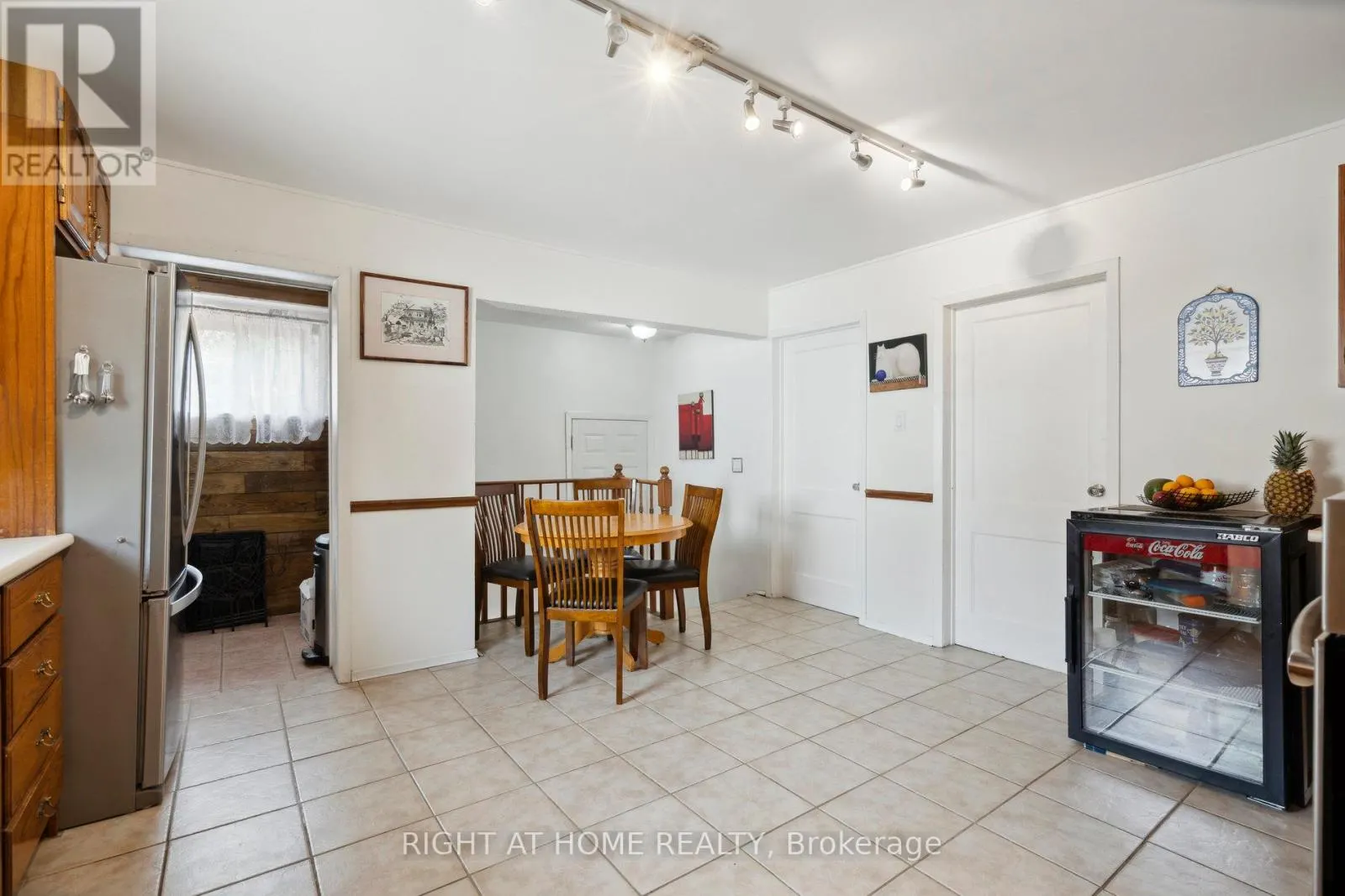 51 FREDERICK STREET S