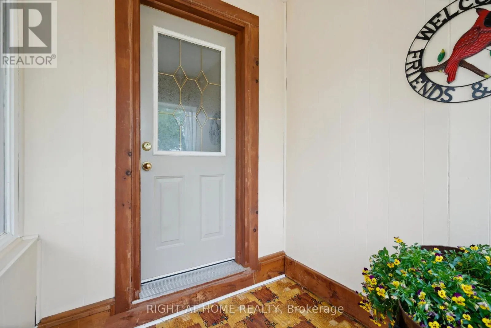 51 FREDERICK STREET S