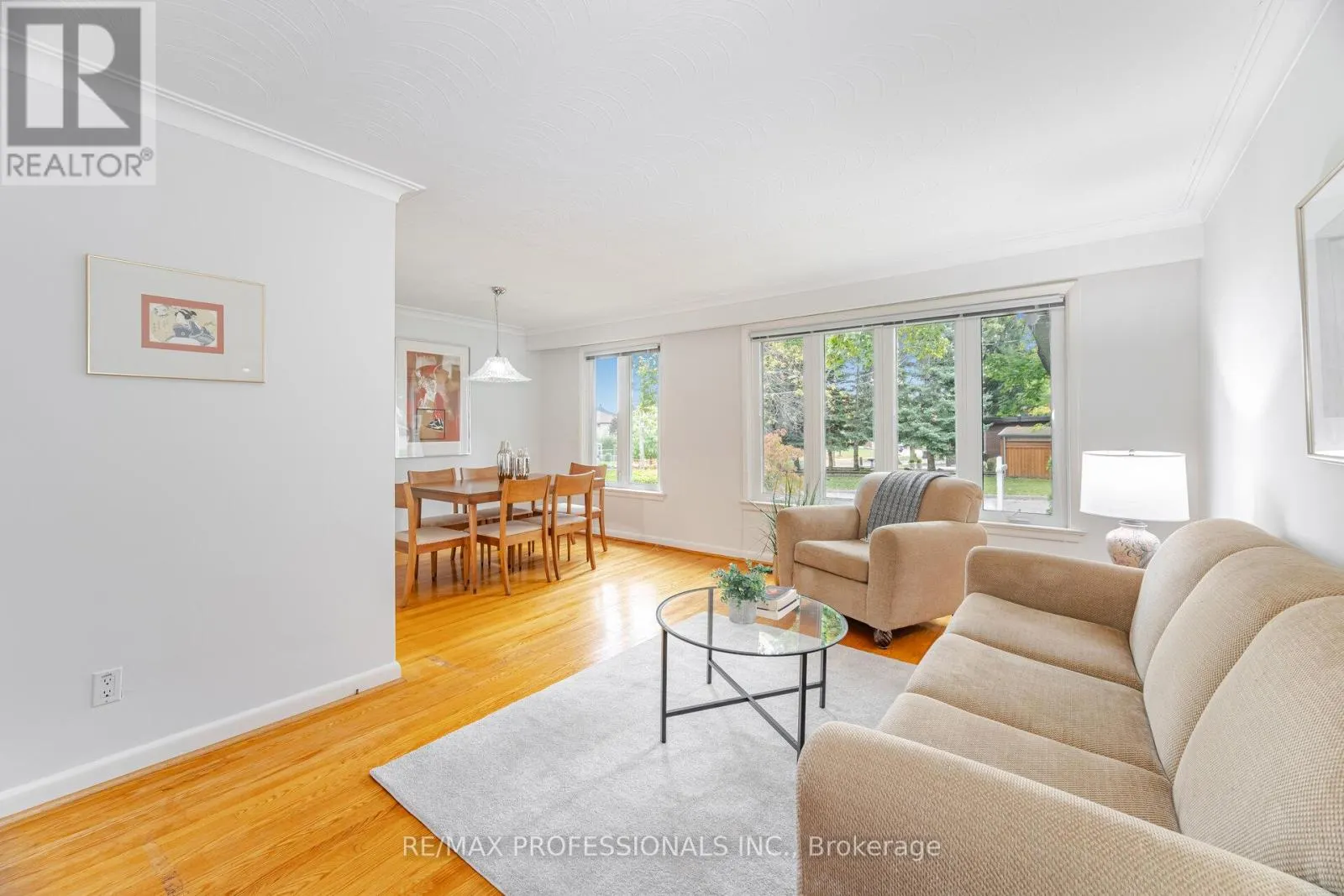 4 LETHBRIDGE AVENUE