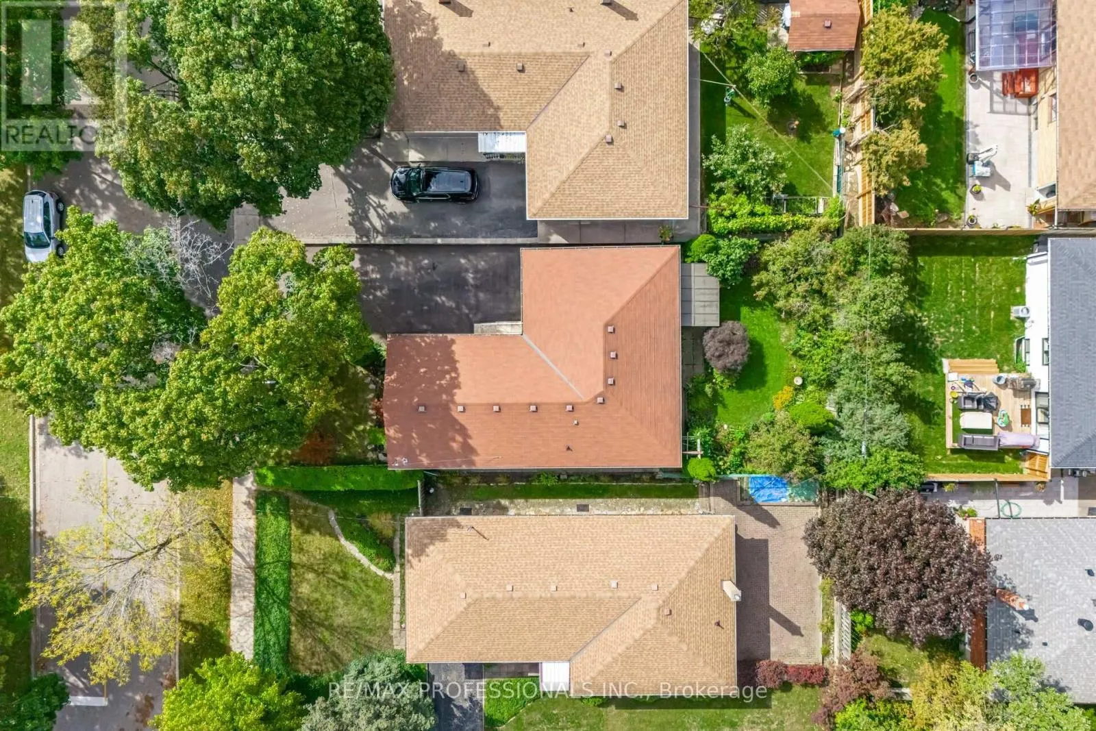 4 LETHBRIDGE AVENUE