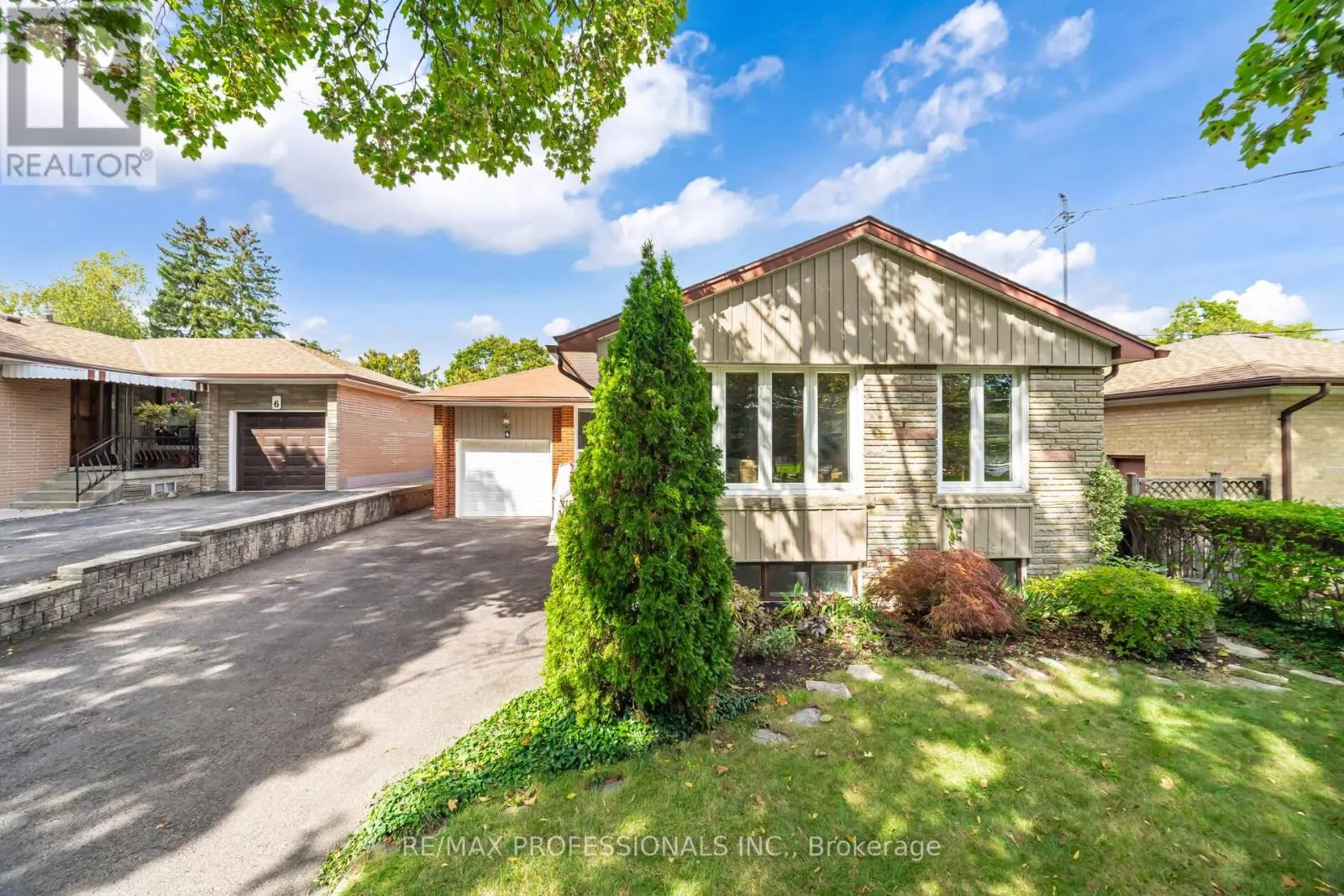 4 LETHBRIDGE AVENUE